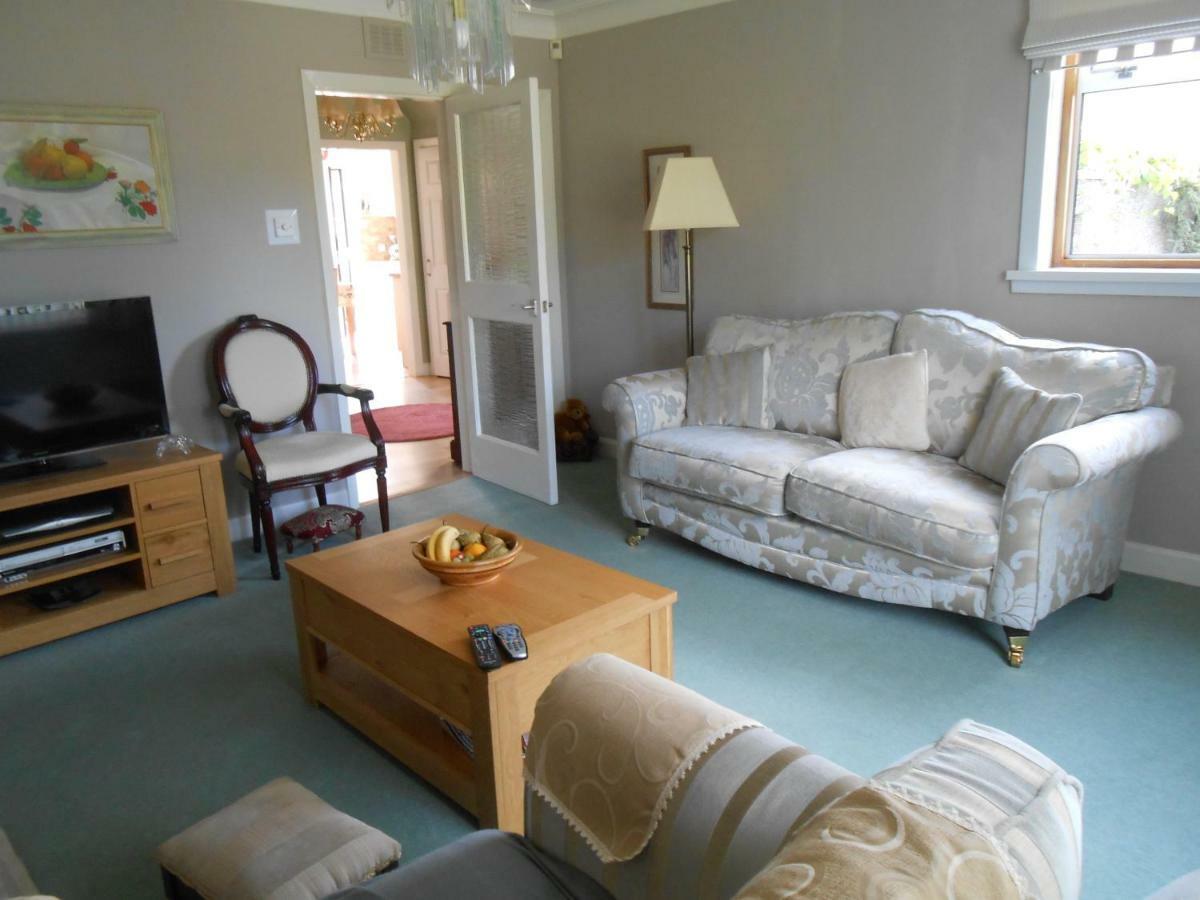 Rose Villa Bed And Breakfast Forfar Exteriör bild
