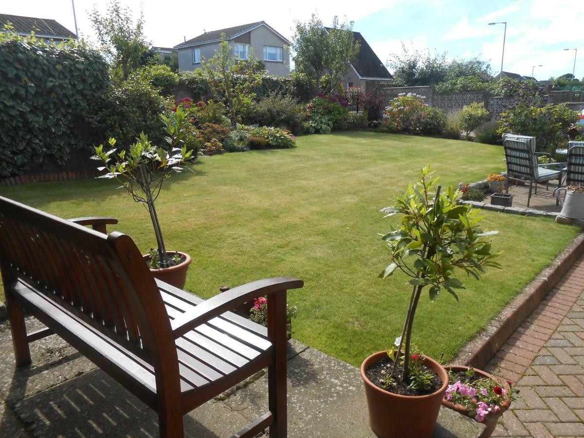 Rose Villa Bed And Breakfast Forfar Exteriör bild