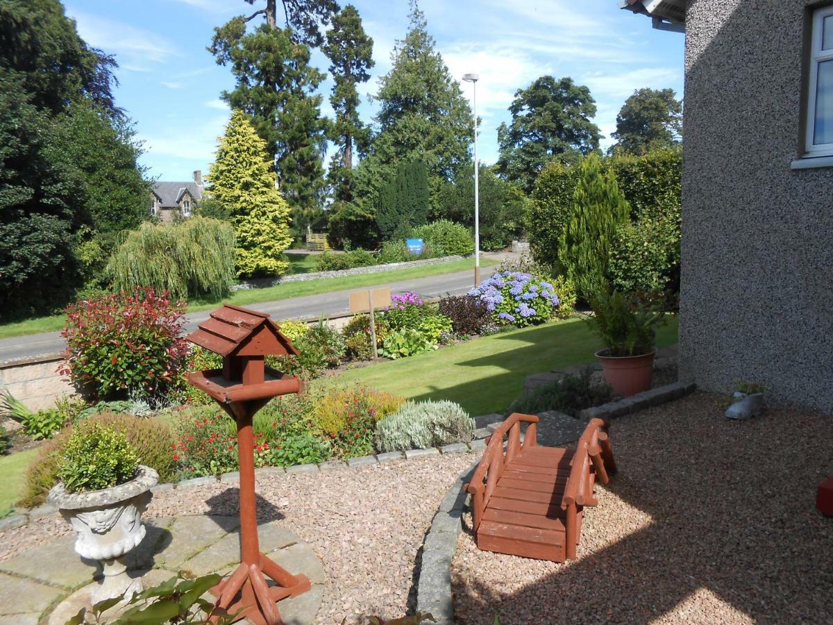 Rose Villa Bed And Breakfast Forfar Exteriör bild