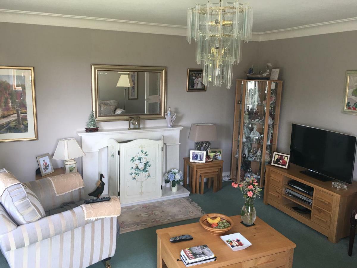 Rose Villa Bed And Breakfast Forfar Exteriör bild