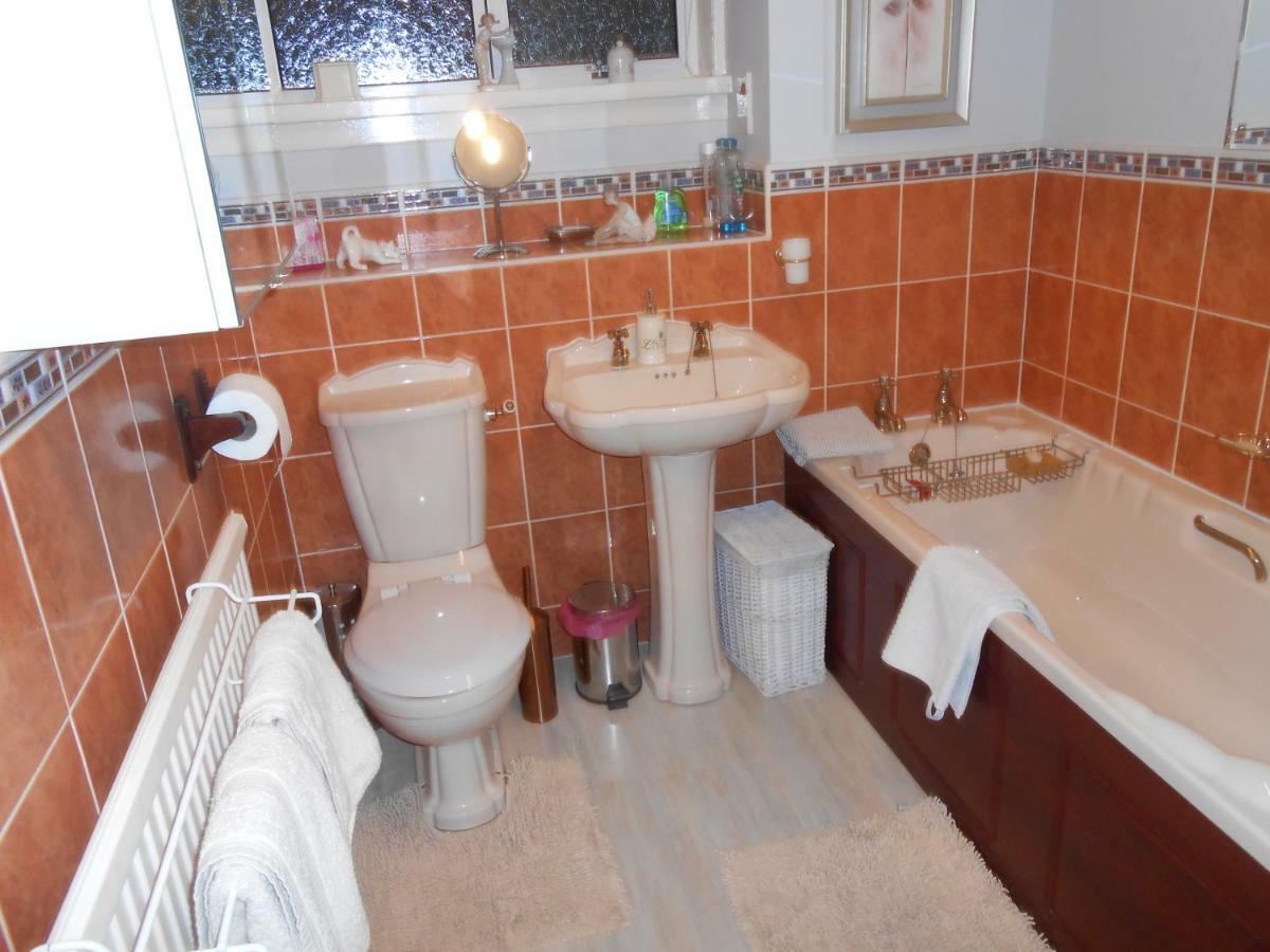 Rose Villa Bed And Breakfast Forfar Exteriör bild